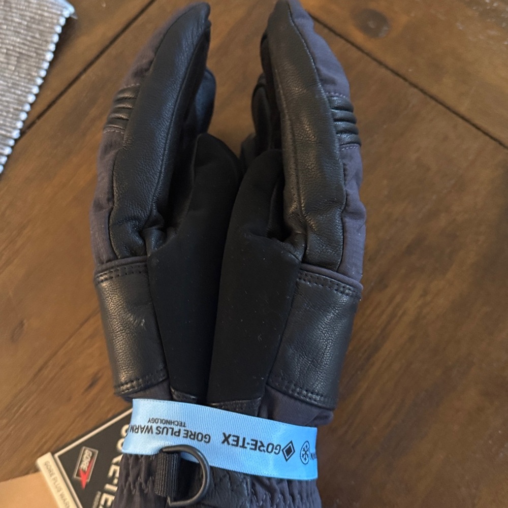 The North Face Black Gore-Tex Men's Gloves - Picture 2 of 3